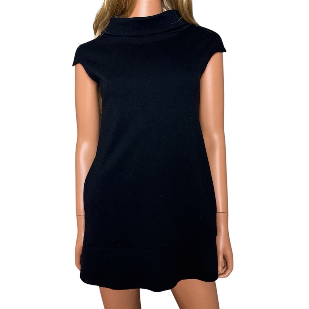 Express Minimalist Solid Black Dress w Pockets